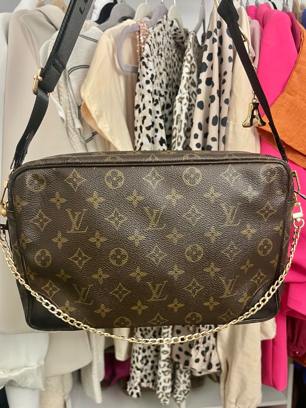 Louis Vuitton Authentic Monogram Crossbody